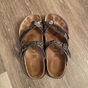 Birkenstock marble print sandal